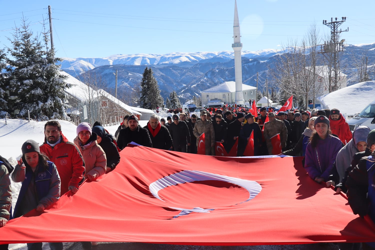 Trabzon L Jandarma Komutanl Sar Kam Ehitlerini Anma Y R Y